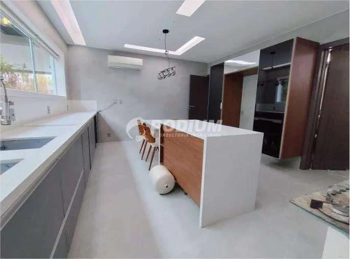 Casa mobiliada com 5 suítes e 13 banheiros — photo 7