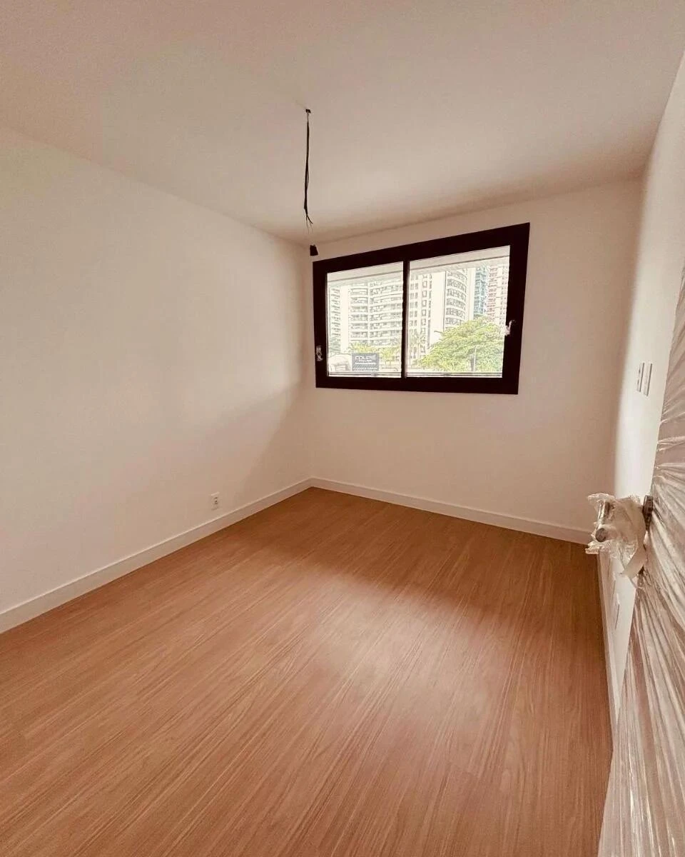 98 m² apartment with 3 bedrooms, 1 en-suite, 2 parking — photo 13