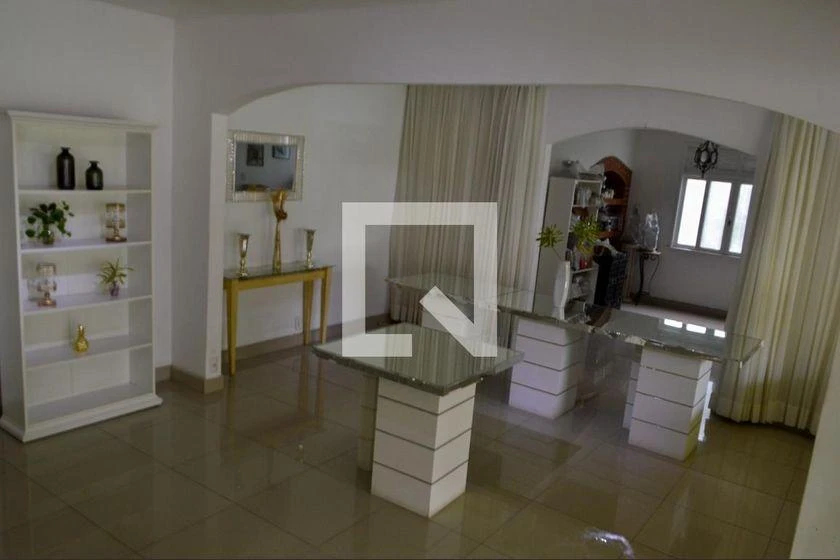 House with 5 bedrooms, balcony and 650 m² — photo 24