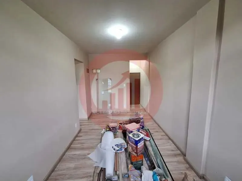 Apartment with wood floors and 2 bedrooms — photo 17