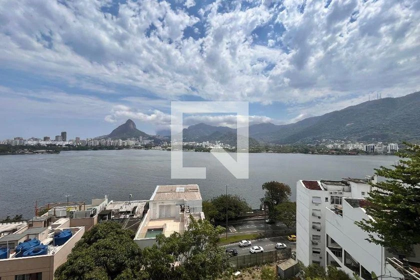 3-bedroom apartment with a water view in Rio de Janeiro — photo 15
