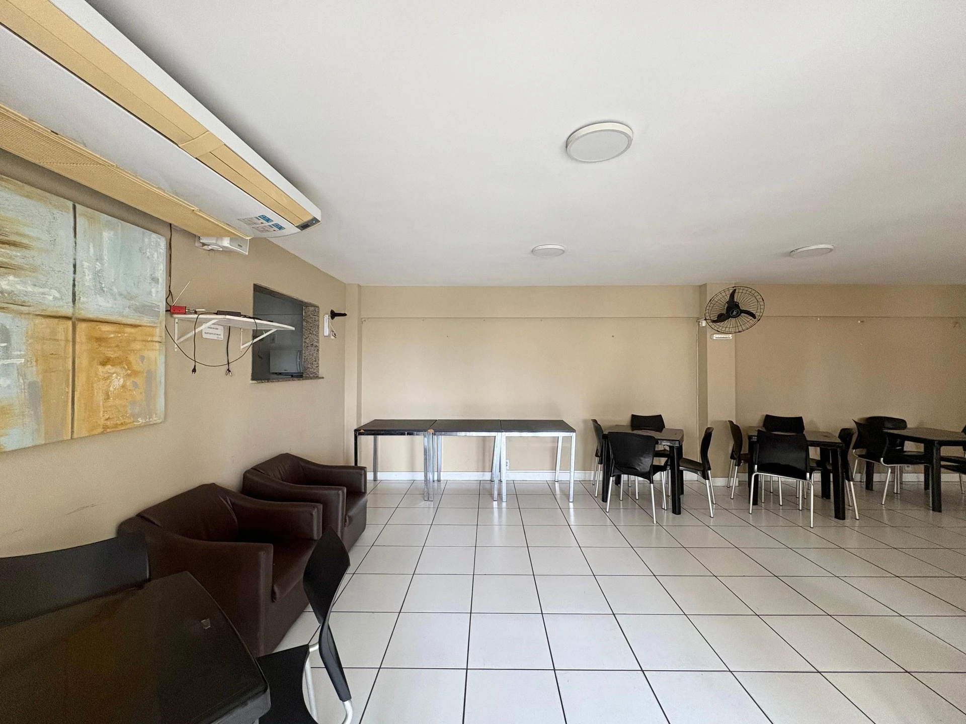 2-bedroom apartment with a mountain view — photo 22