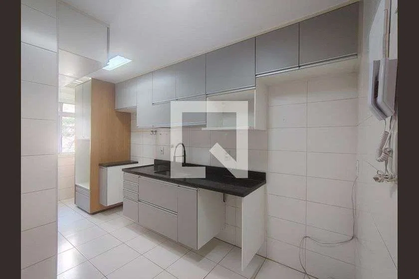 85 m² apartment with 3 bedrooms and a glass-enclosed balcony — photo 8