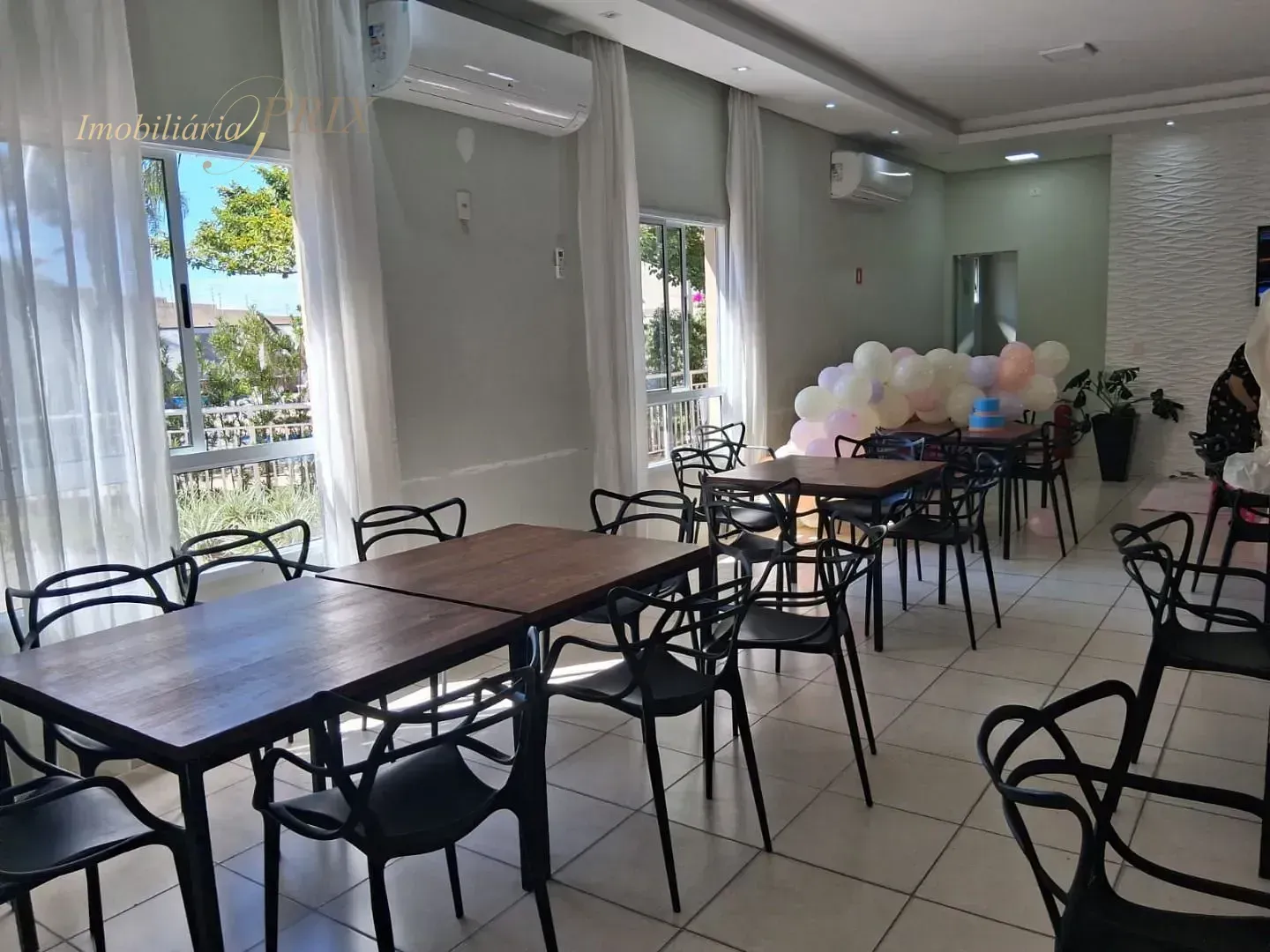 3-bedroom apartment with a glass-enclosed balcony — photo 54
