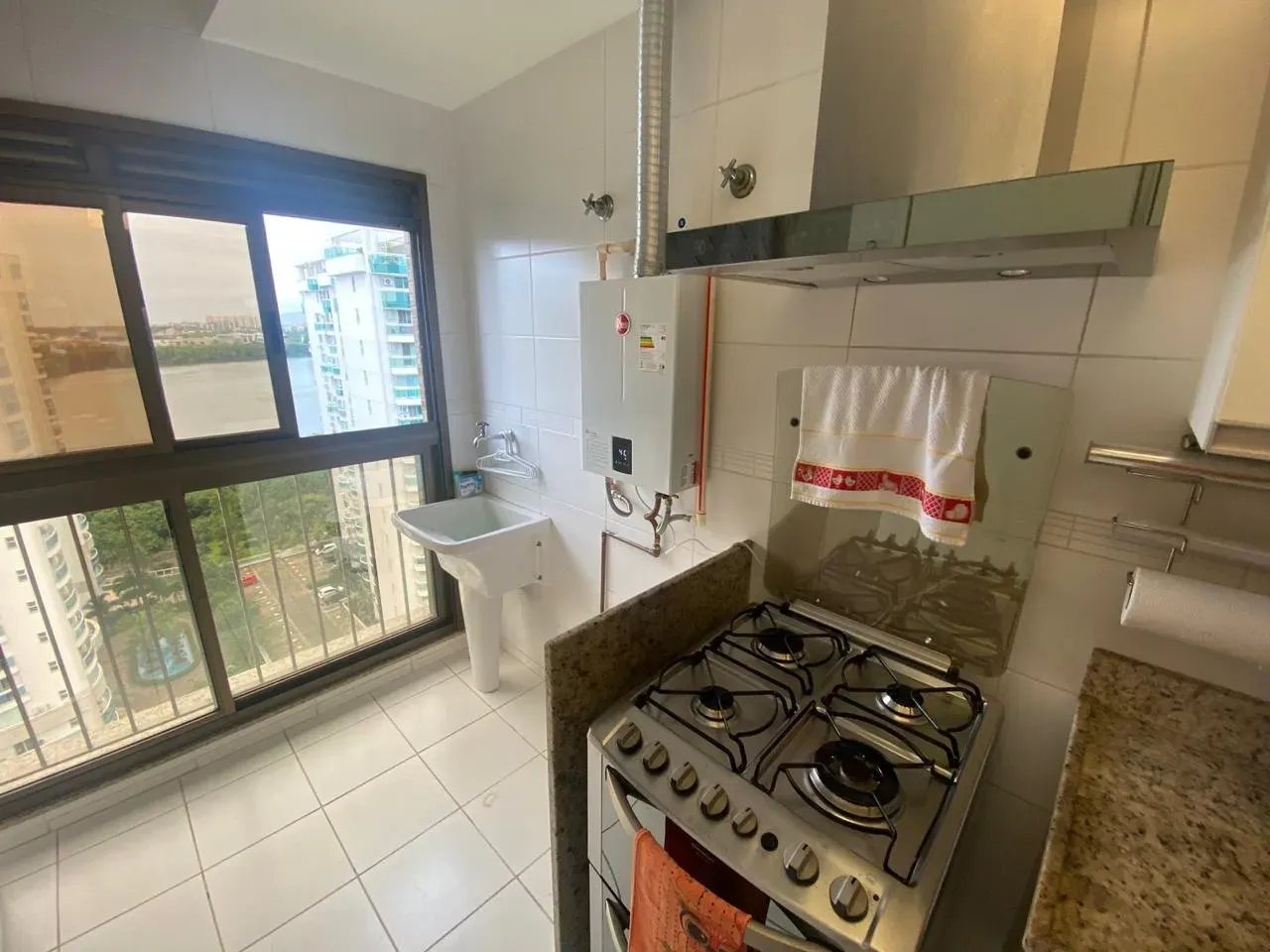 Apartment on the 13th floor with a glass-enclosed balcony — photo 22