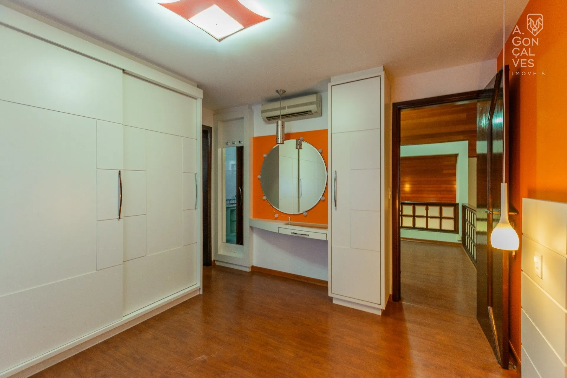 3-bedroom house with a home office — photo 23
