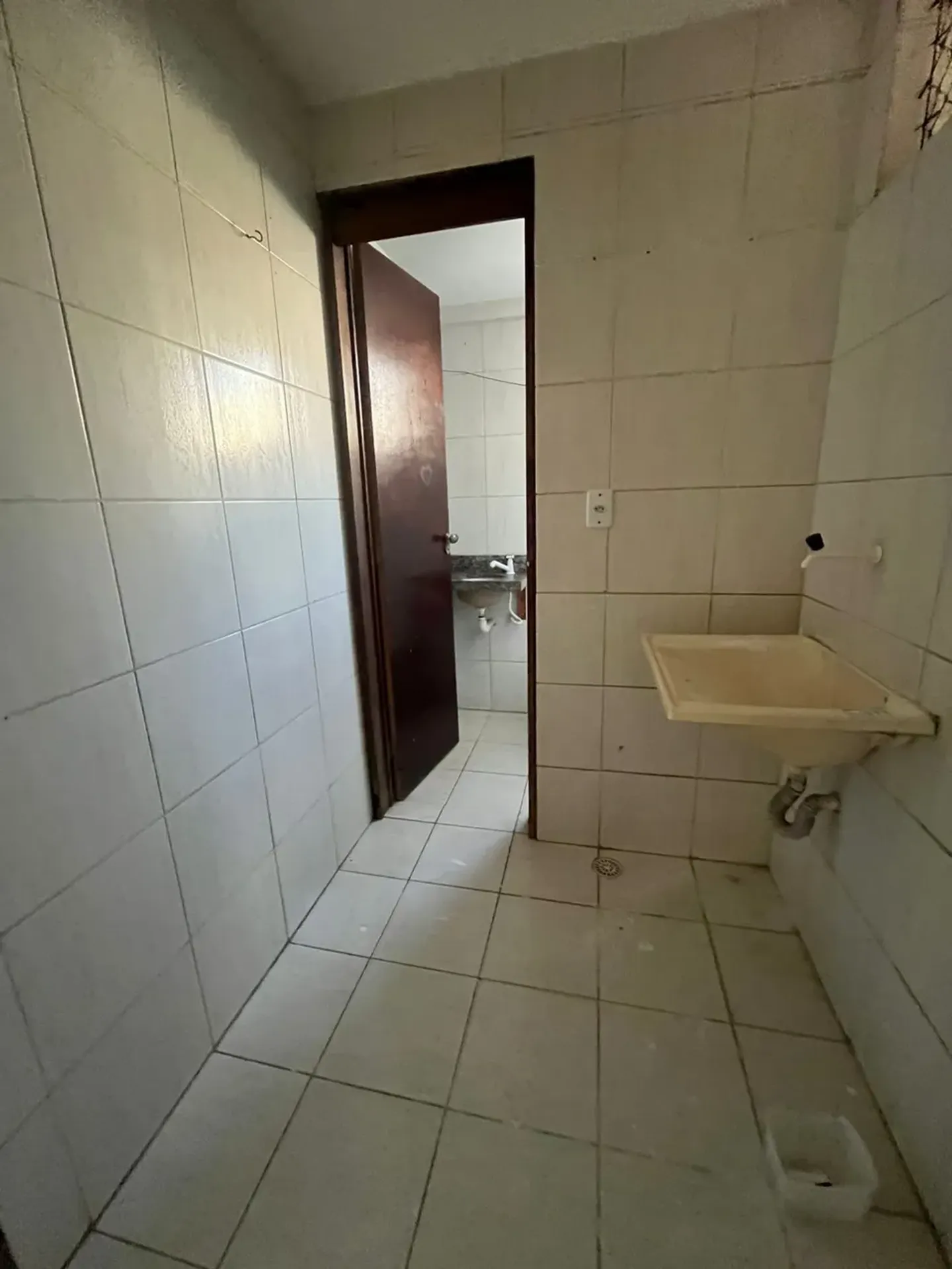 Unfurnished 100 m² apartment with 4 bedrooms and 2 en-suites — photo 48