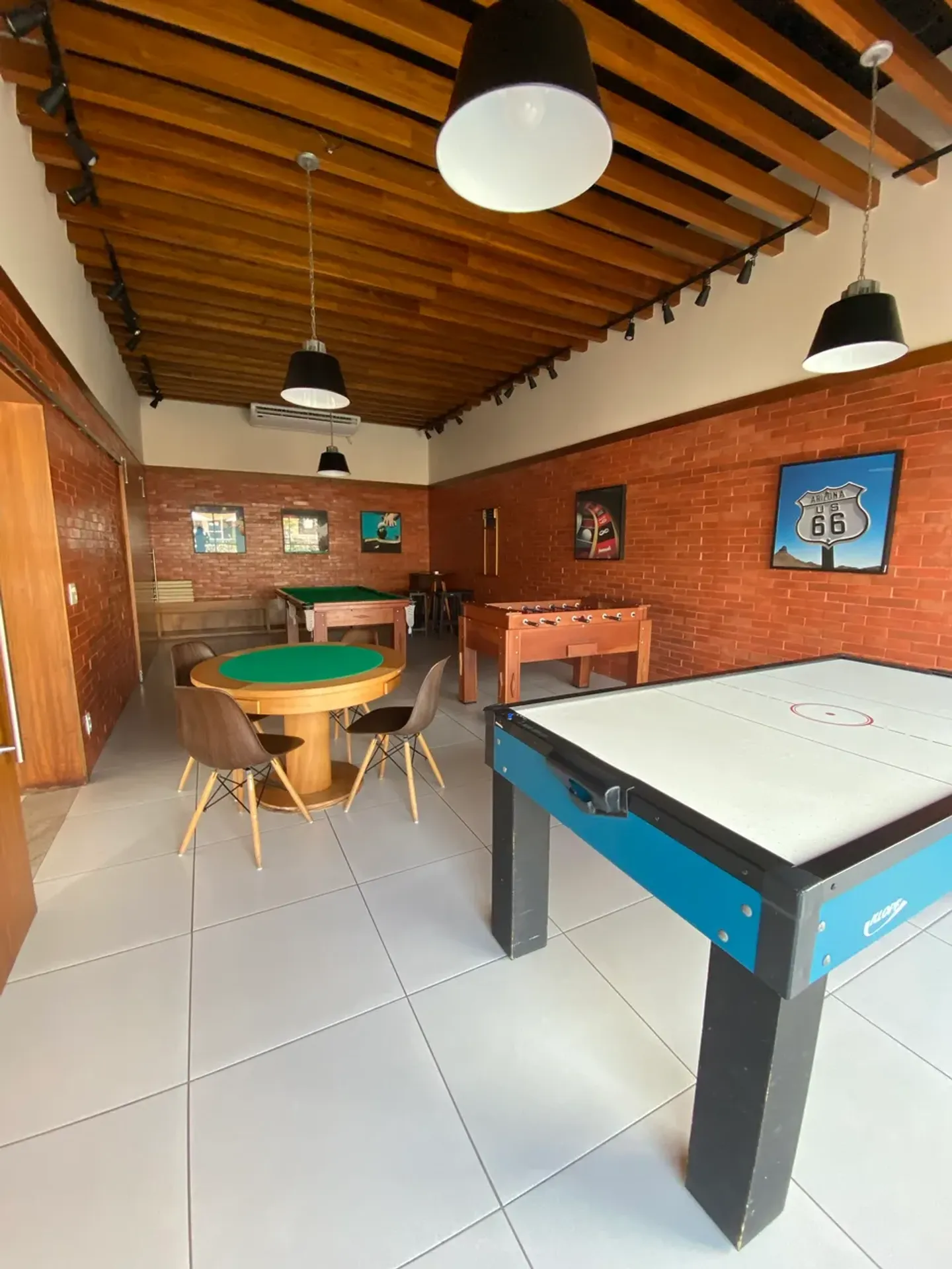 Furnished apartment, 174 m², with a grill on the balcony — photo 32