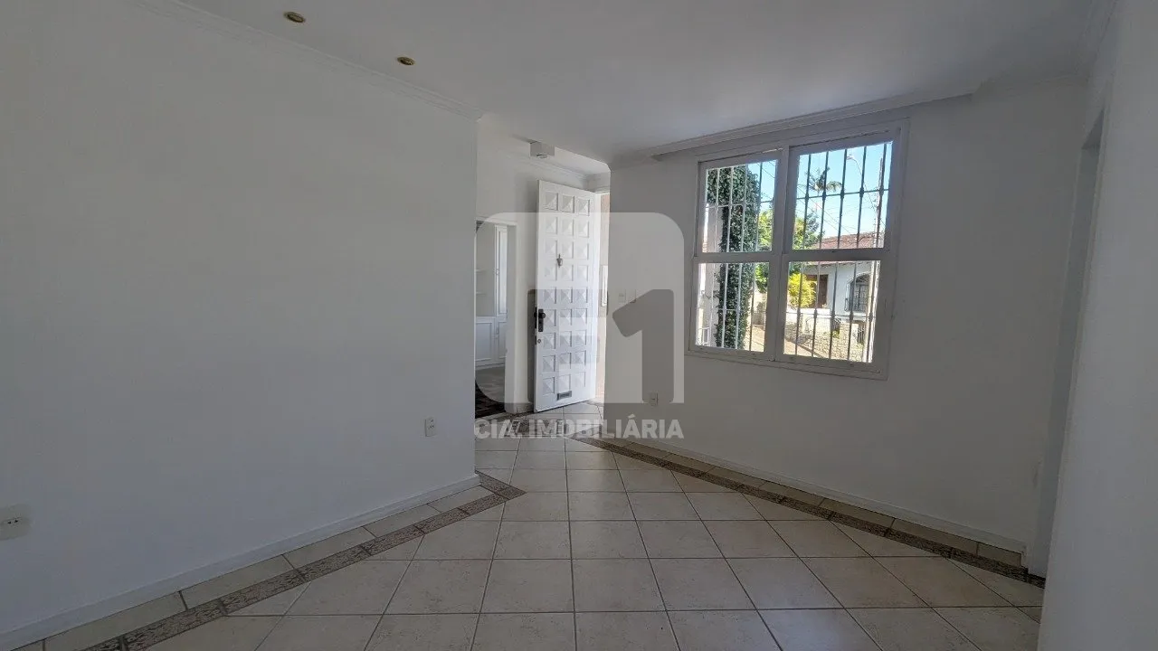House with 6 bedrooms, en-suite and parking for 6 — photo 24