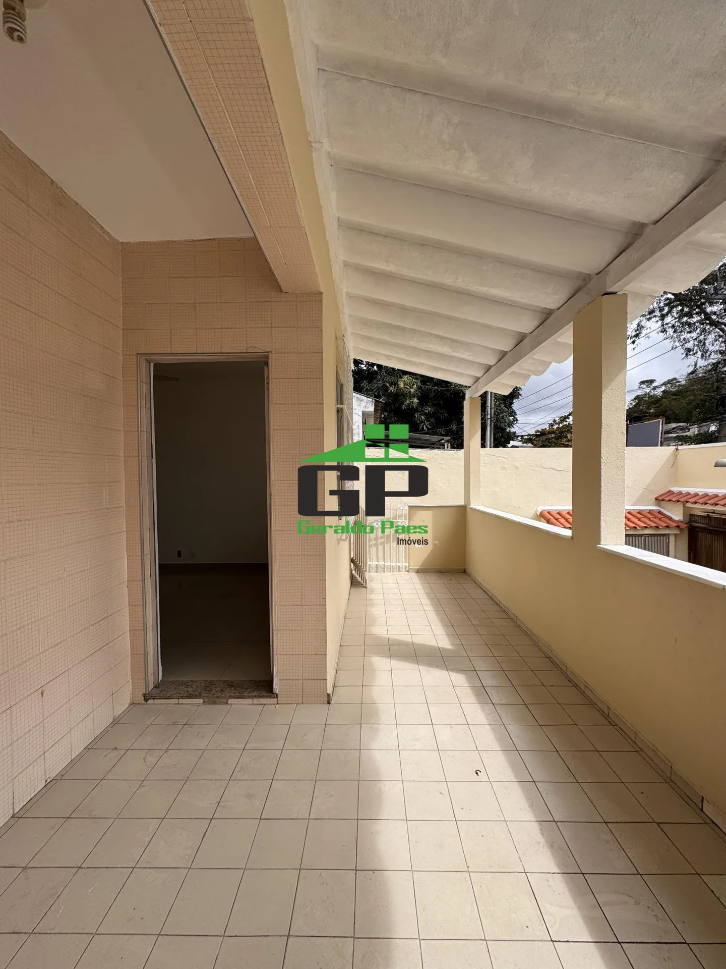 Unfurnished house with 4 bedrooms and a balcony — photo 6