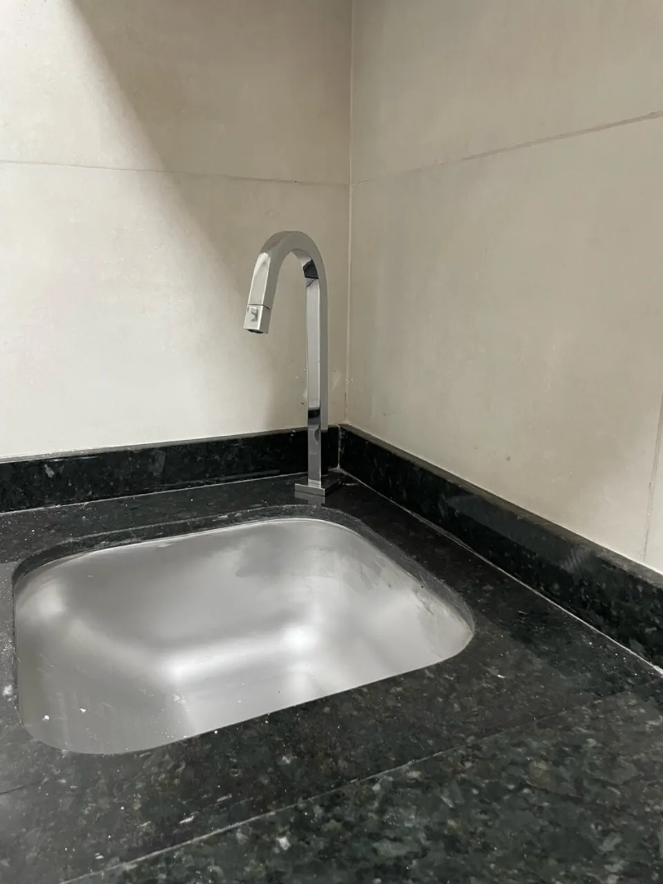 Квартира з 2 спальнями, у будинку є тренажерний зал — photo 12
