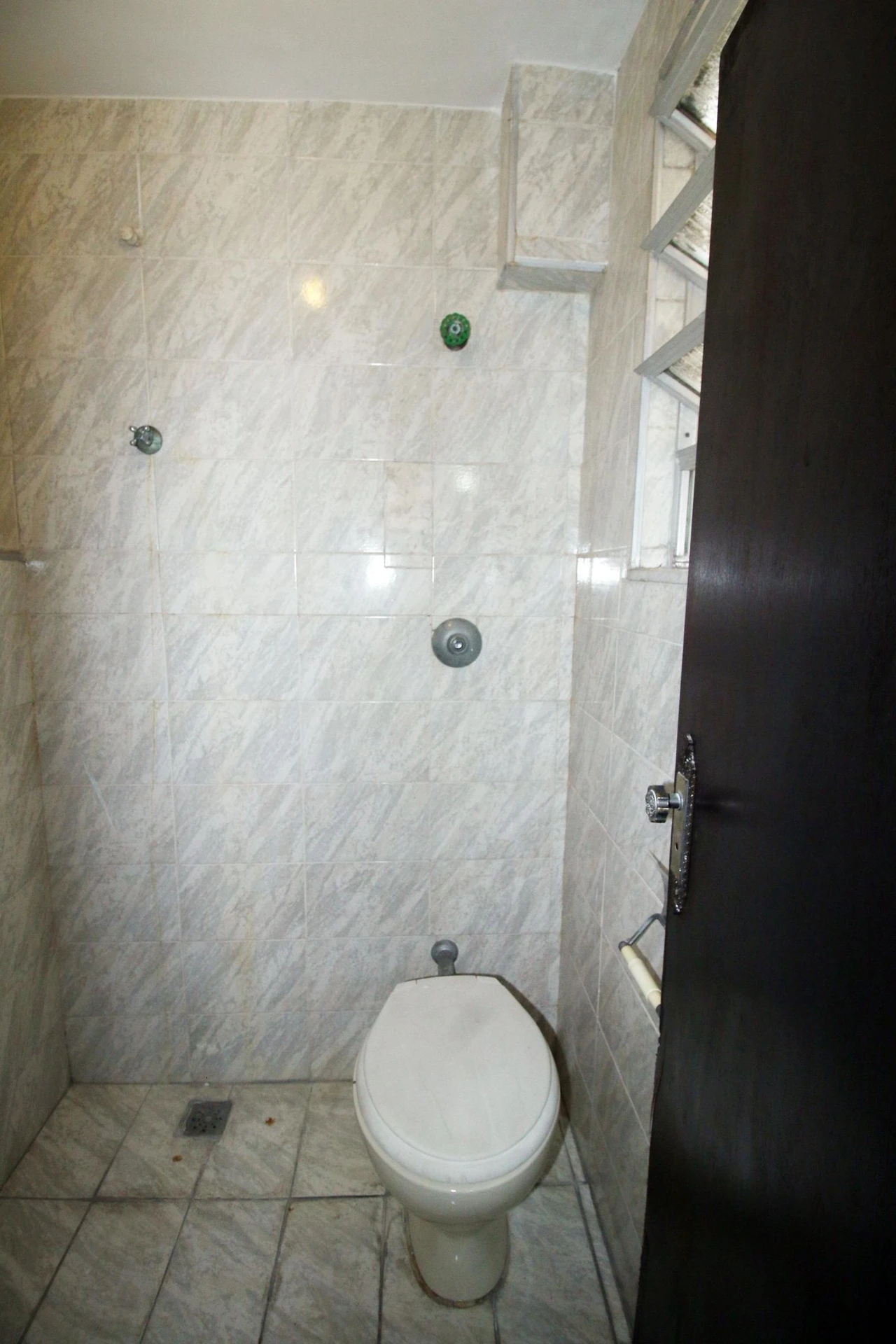 Rental house with 3 en-suite bedrooms and 4 bathrooms — photo 23