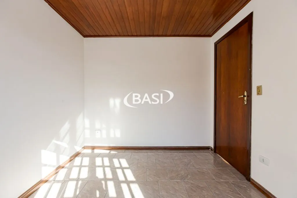 Unfurnished house with 4 bedrooms and 3 bathrooms — photo 97