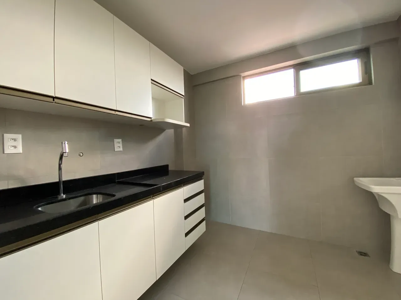 2-bedroom apartment, 1 with its own bathroom, 60 m² — photo 3