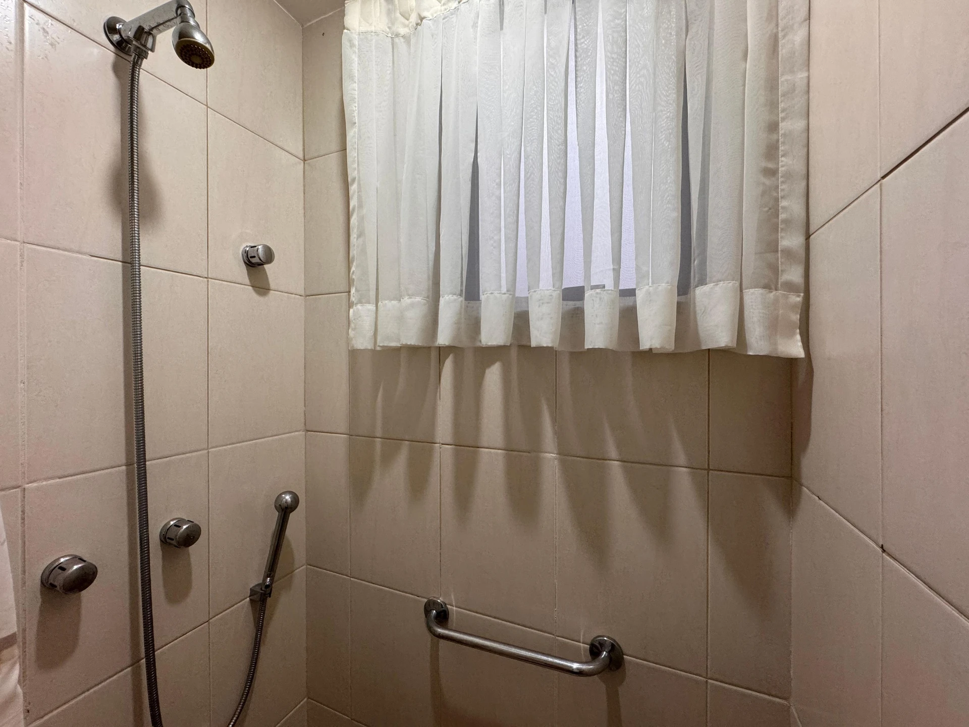 Квартира с 2 спальнями и застеклённым балконом — photo 17