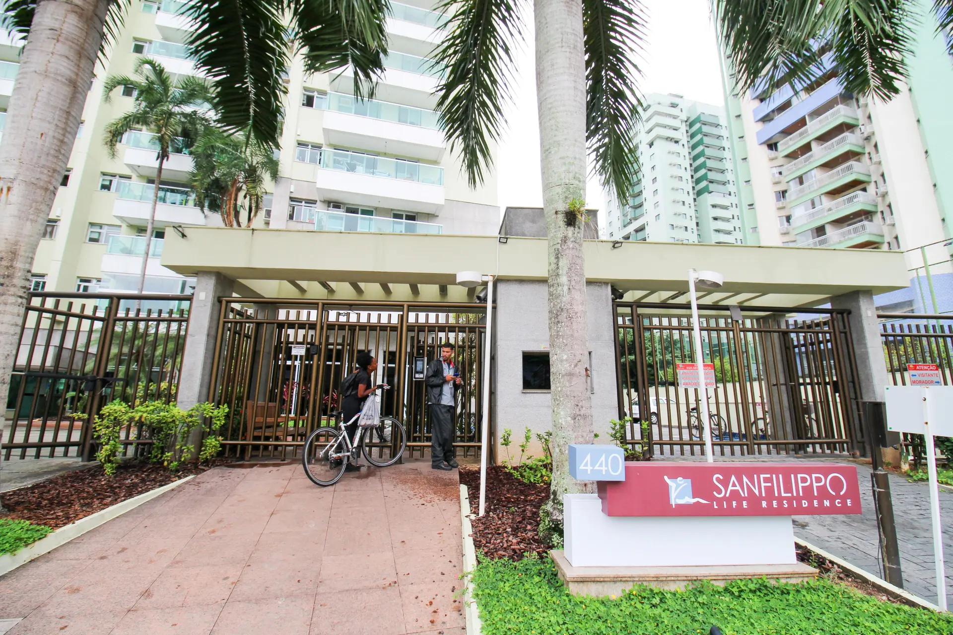 Apartamento mobiliado com 2 quartos e varanda envidraçada — photo 70