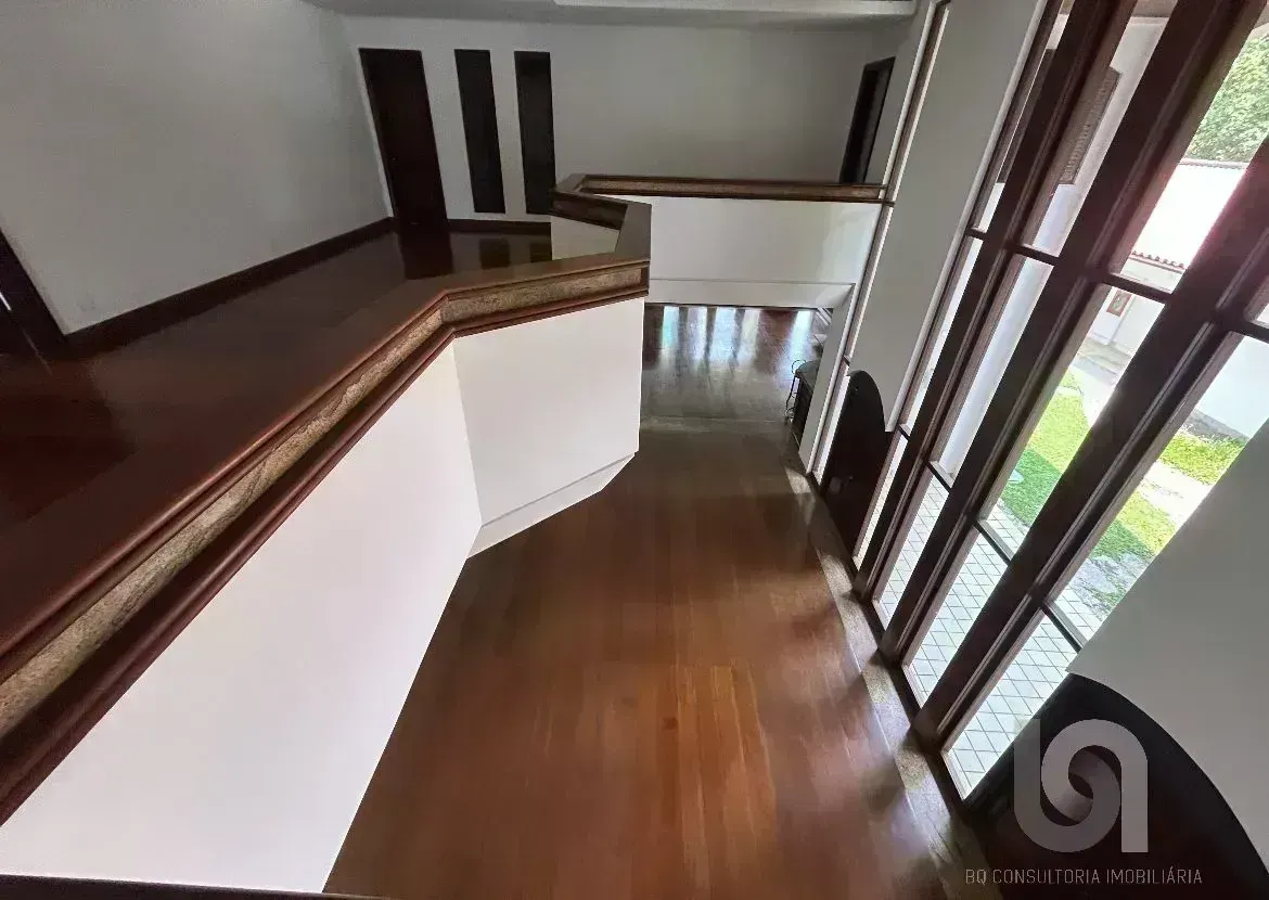 Casa com 6 quartos e cozinha fechada, 3000 m² — photo 21