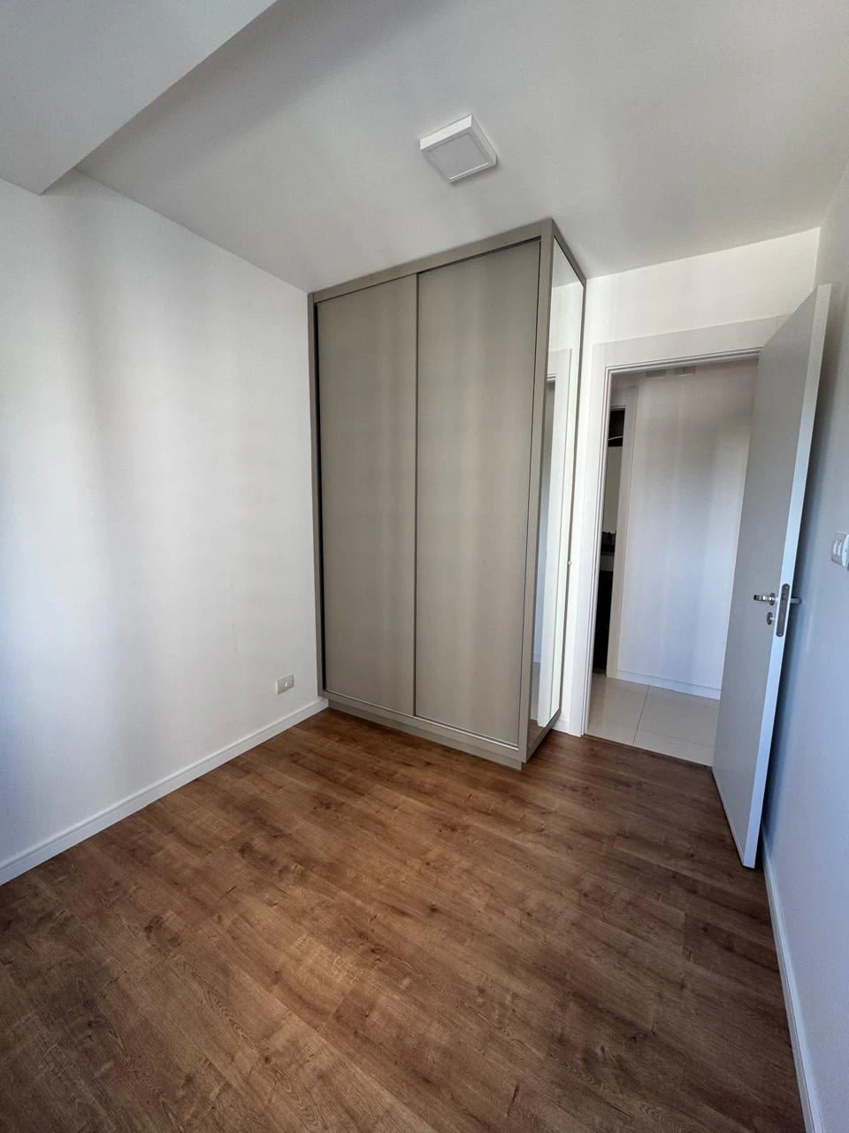 2-bedroom apartment with a park view in Curitiba — photo 4