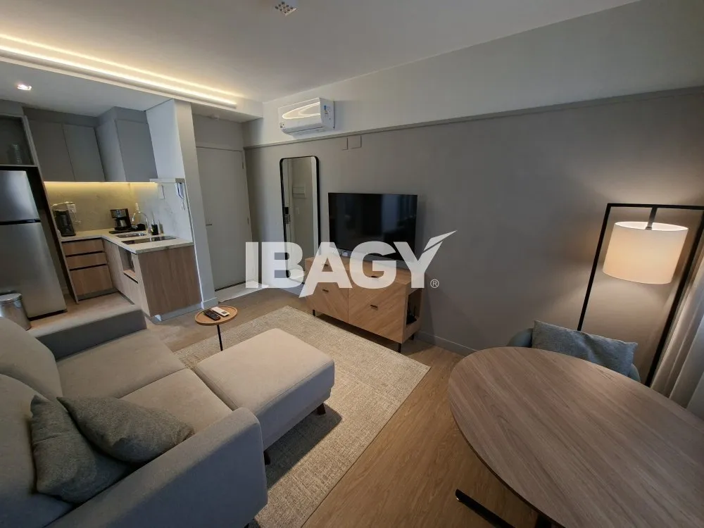 Studio with a glassed-in balcony and open-plan kitchen — photo 55