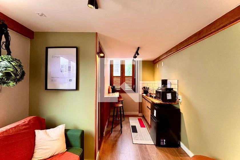 Wood or laminate floors in a one-bedroom apartment, 24 m² — photo 13