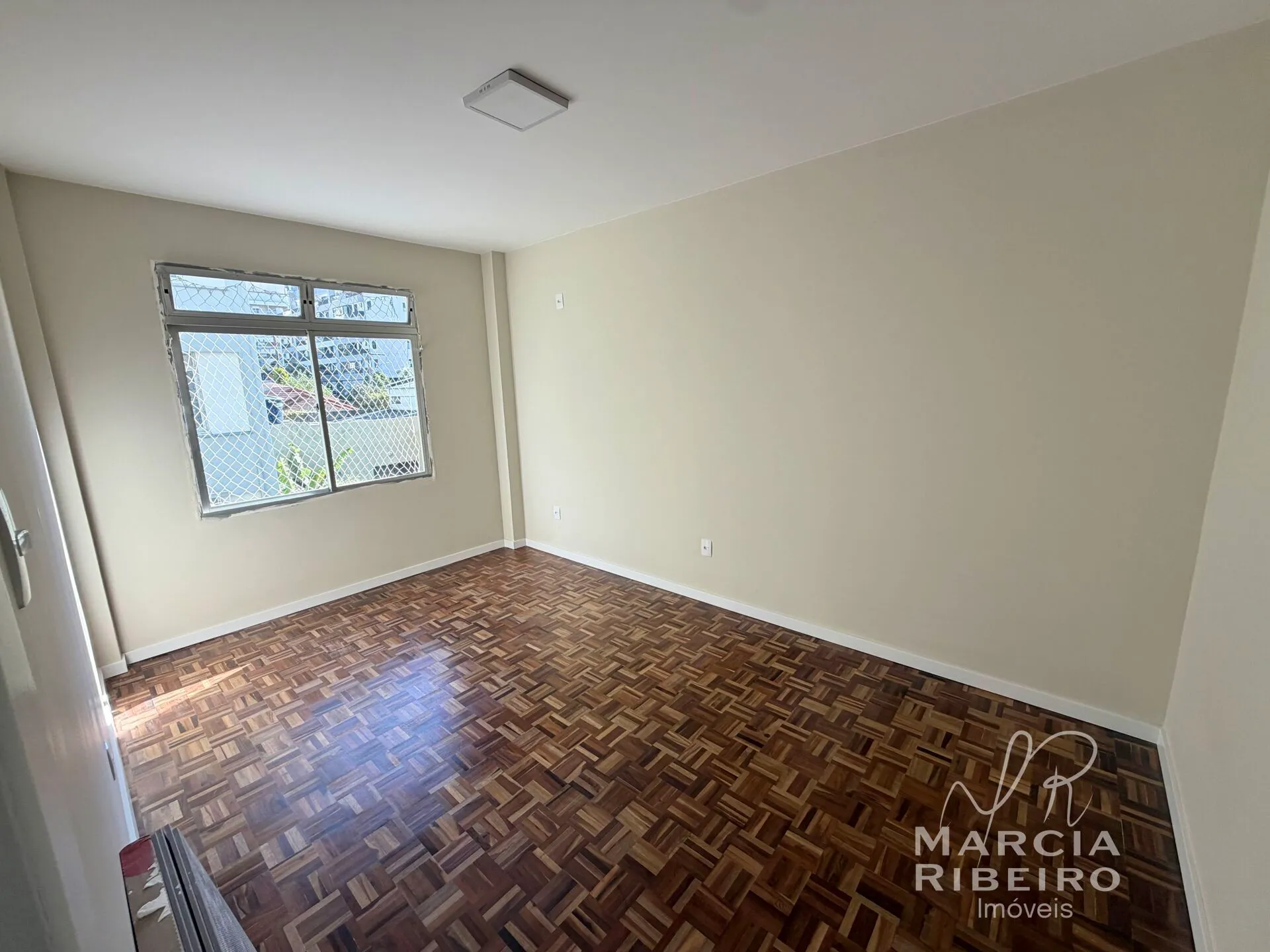 Departamento con piso de madera o laminado en Florianópolis — photo 11
