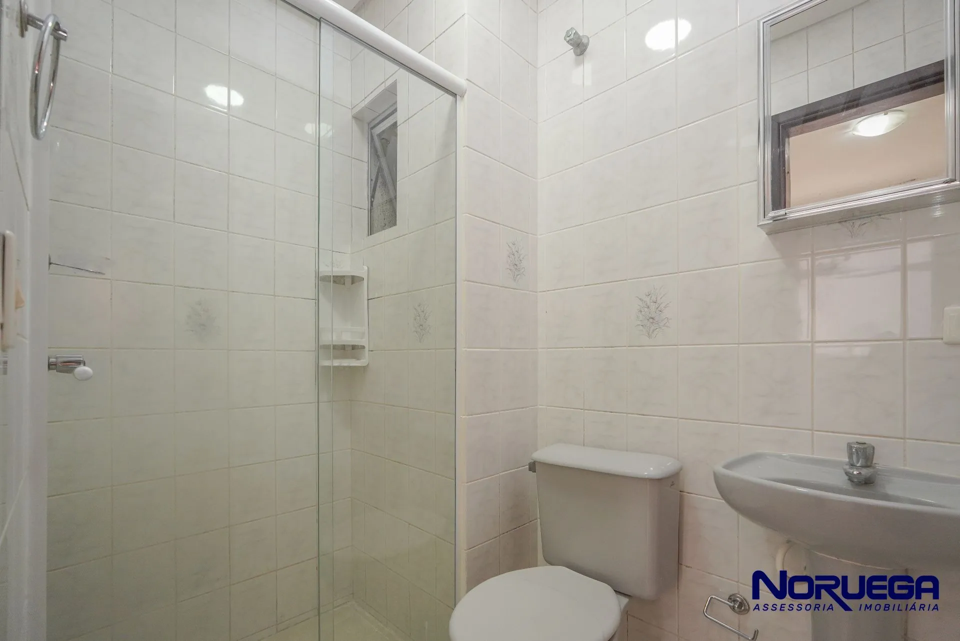 Деревянный пол или ламинат и 2 спальни: квартира 103 м² — photo 4