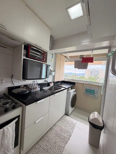 3-bedroom apartment with a glass-enclosed balcony — photo 18