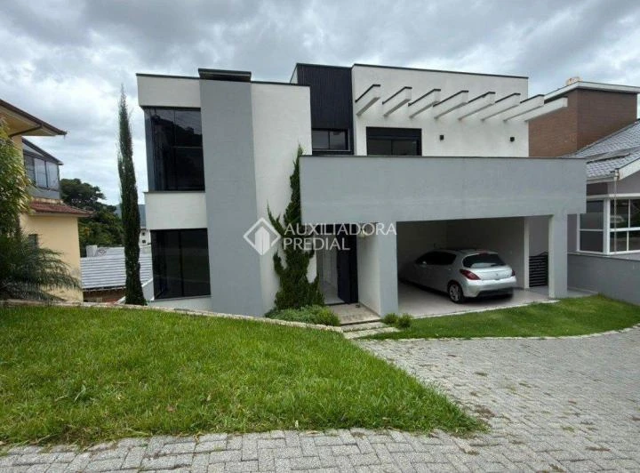 Casa de 642 m² com 4 dormitórios e 4 banheiros — photo 3