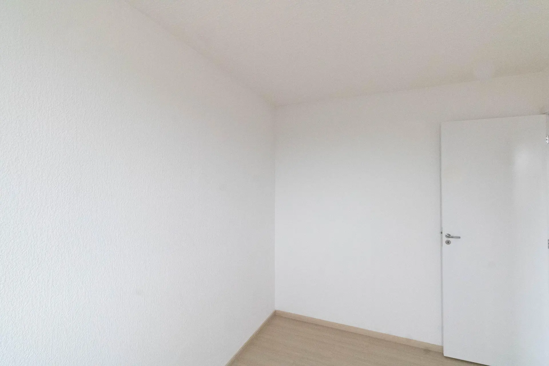 2-bedroom apartment in a building with a gym — photo 44