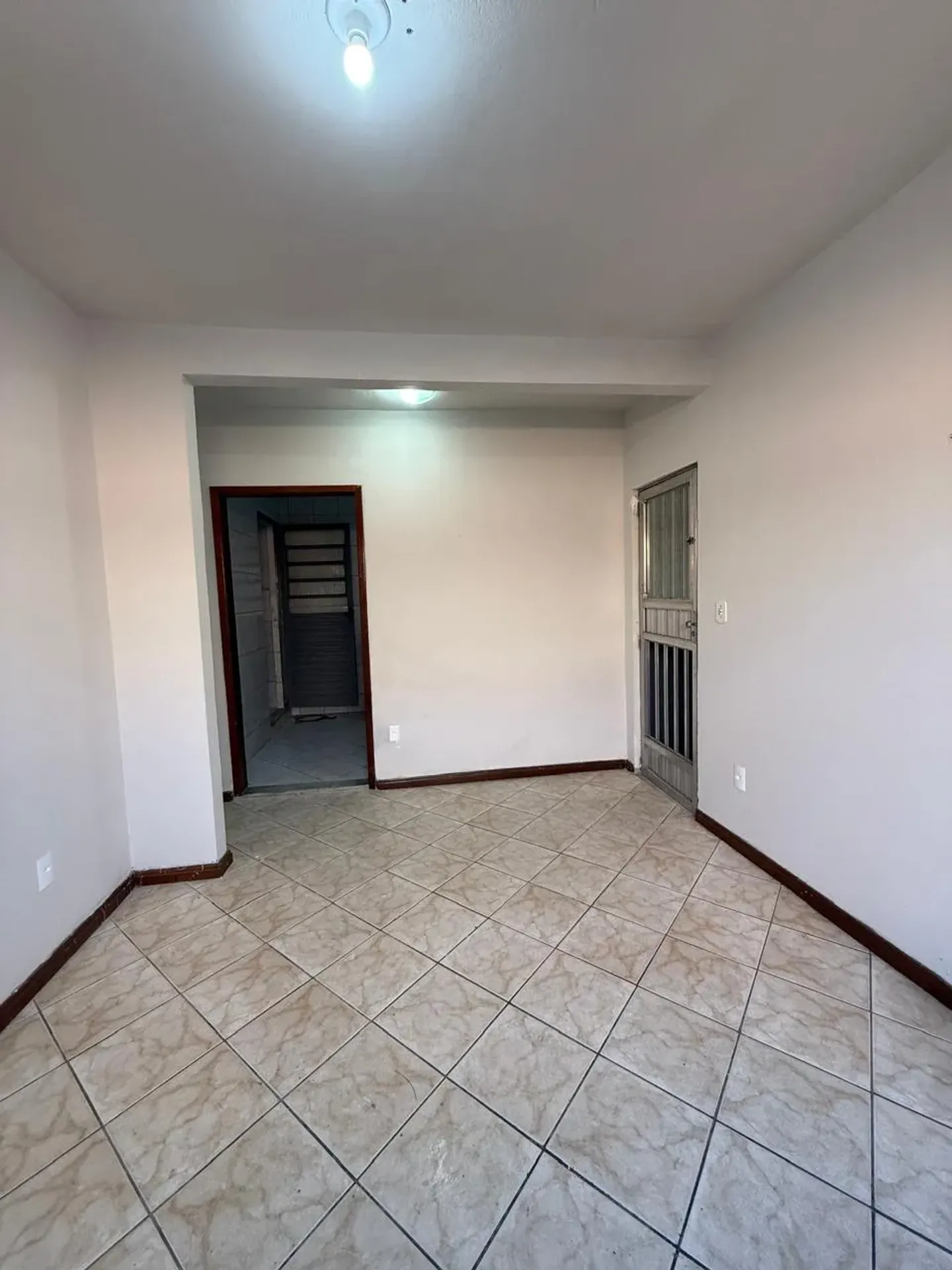 70 m² unfurnished unit with 3 bedrooms and no parking — photo 8