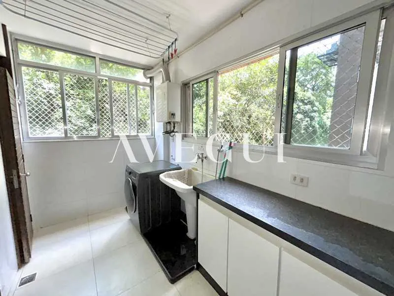 Residential apartment with 4 bedrooms and 4 bathrooms — photo 27