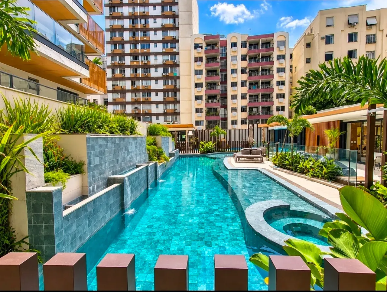 3-bedroom apartment with a water view in Rio de Janeiro — photo 15