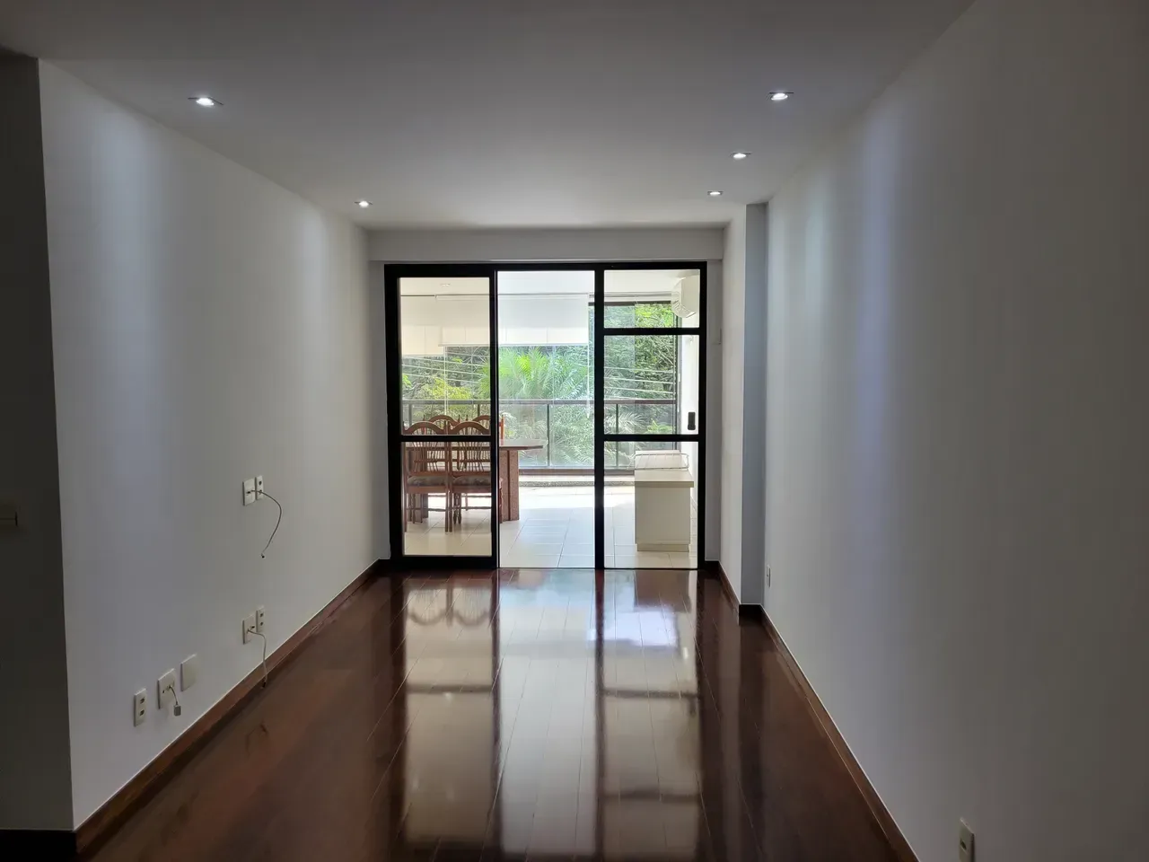 Apartamento de 2 quartos, varanda com janelas do chão ao teto — photo 11