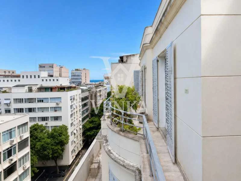 Furnished 210 m² penthouse with a full-length balcony — photo 12