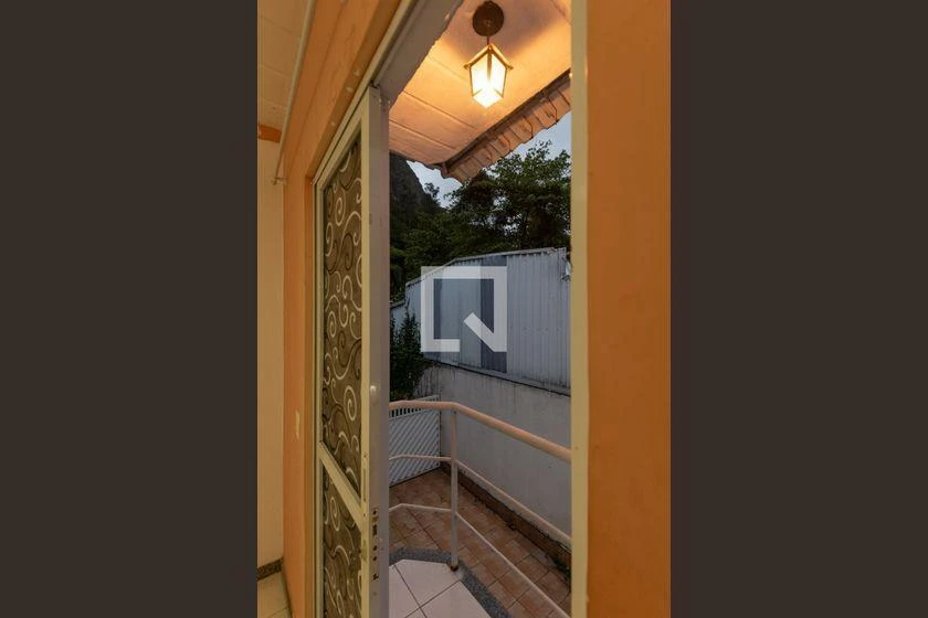 2-bedroom house with a walk-in closet in Rio de Janeiro — photo 6