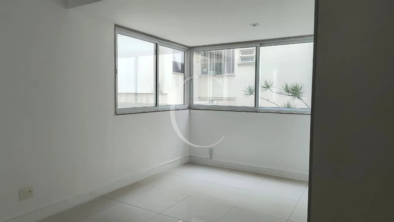 198 m² apartment with 4 bedrooms and enclosed balcony — photo 15
