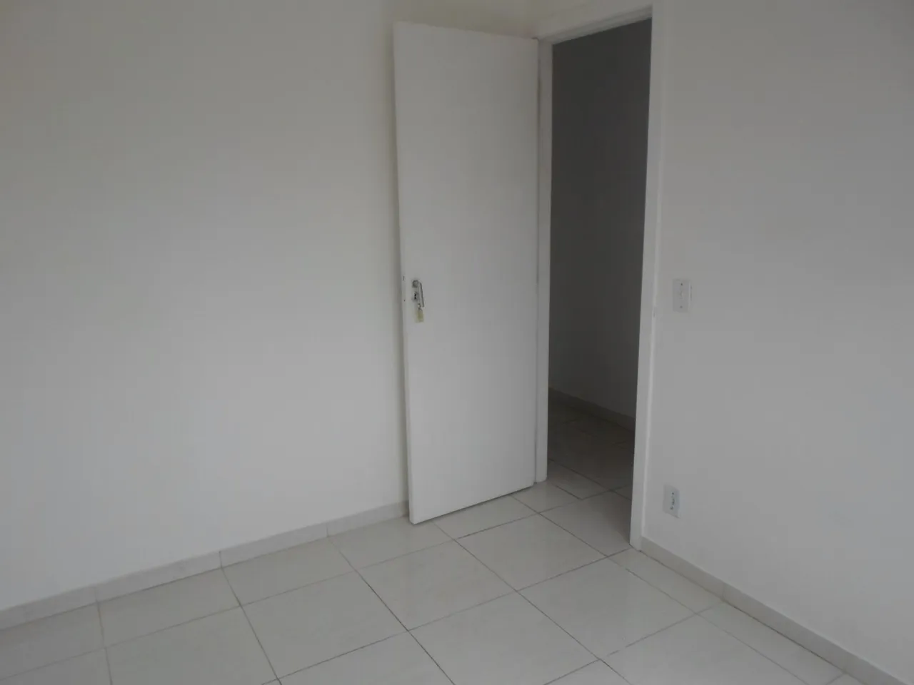 3-bedroom apartment with a separate, closed kitchen — photo 16