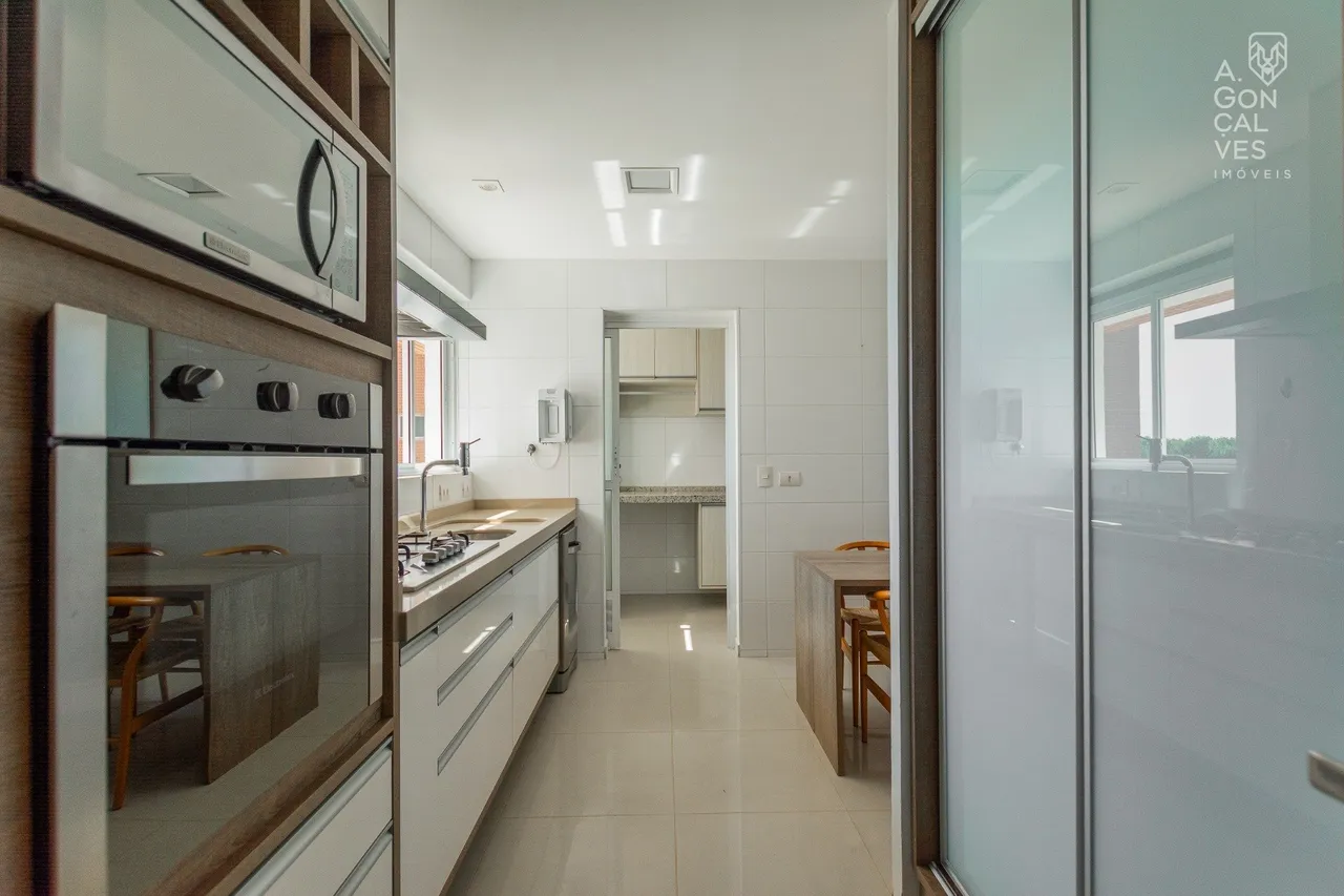 Furnished apartment with 3 bedrooms and open-plan kitchen — photo 2