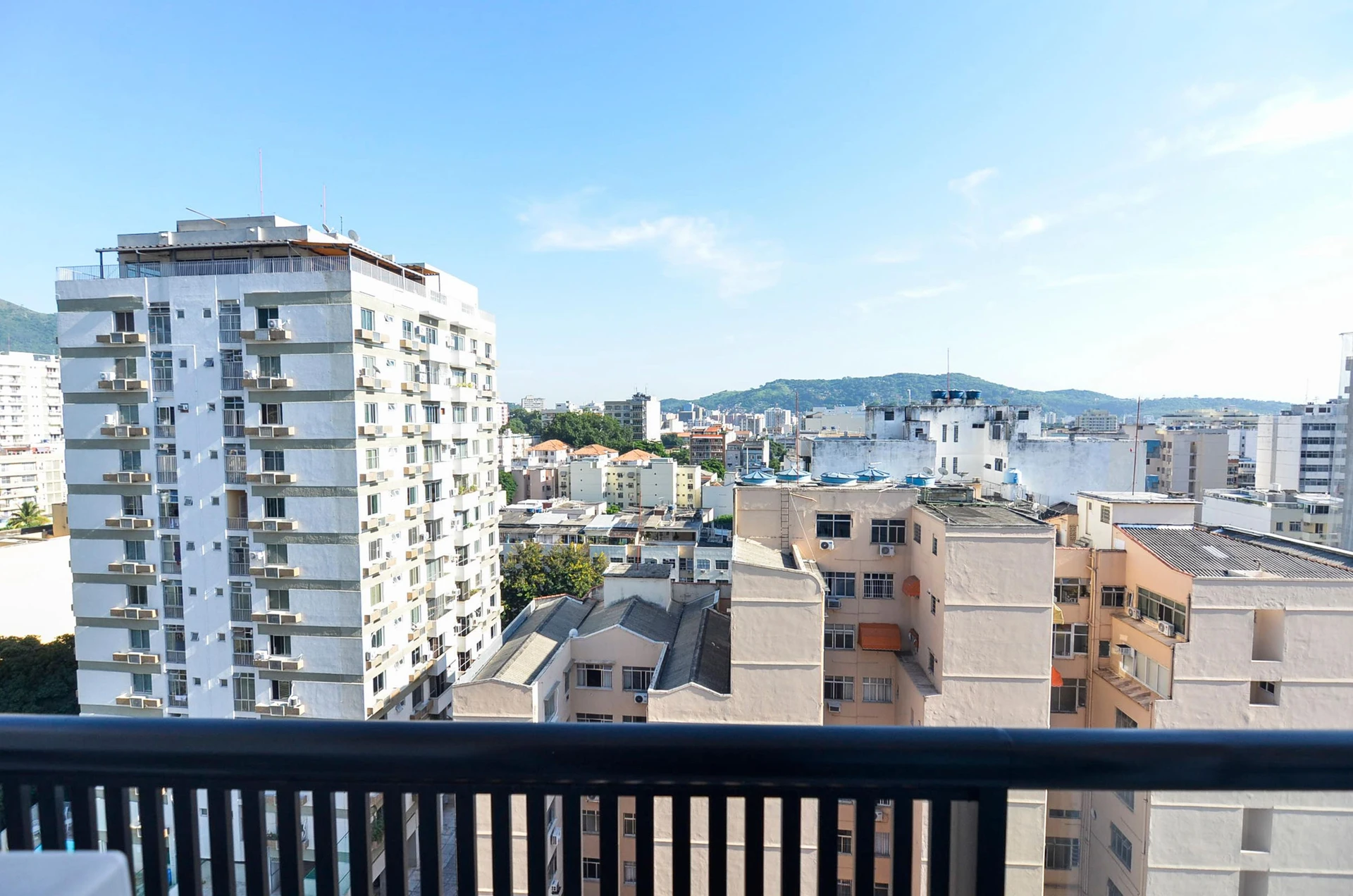 Furnished 3-bedroom apartment with balcony and BBQ grill — photo 61