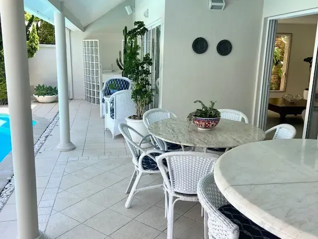 Casa com 4 dormitórios e 5 banheiros, com garagem — photo 46