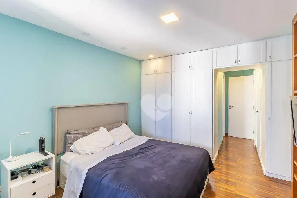 Furnished 574 m² apartment with 4 en-suite bedrooms — photo 35
