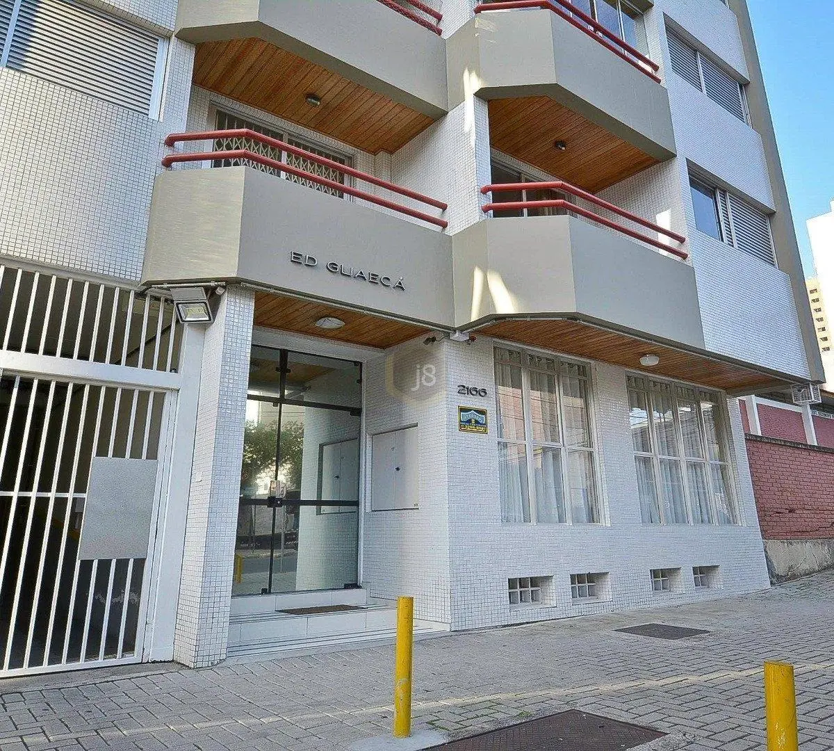 Unfurnished 1-bedroom apartment with 81 m² and parking — photo 21