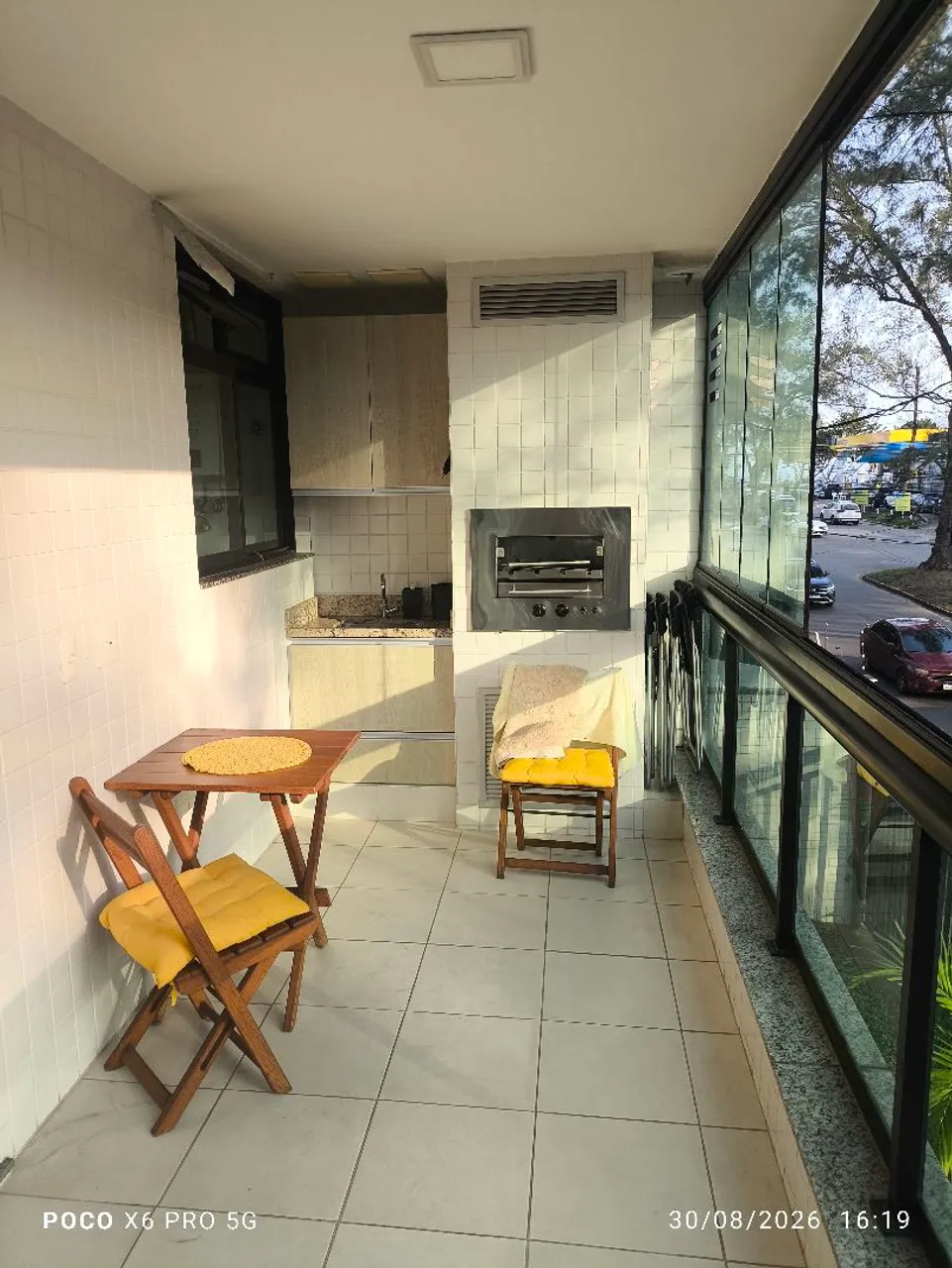 Furnished apartment with open-plan kitchen and 2 bedrooms — photo 2