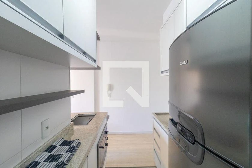 Furnished 1-bedroom apartment with enclosed balcony
