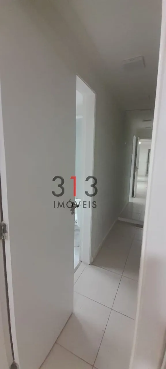 4-bedroom house with a bathtub — photo 14