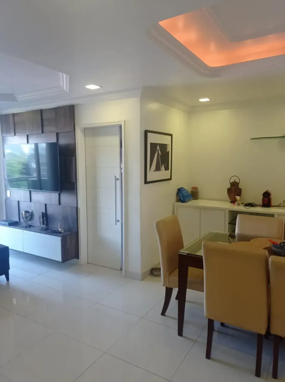 2-bedroom apartment in a building with a gym — photo 18