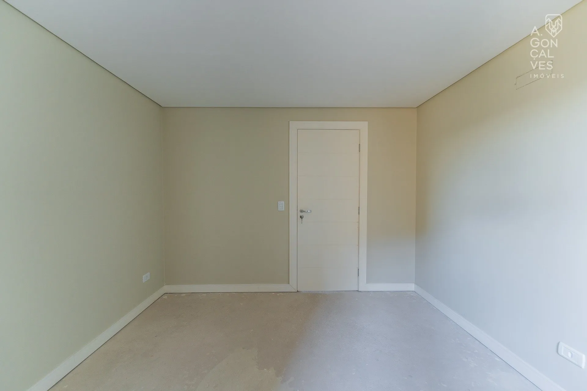 4-bedroom apartment with balcony and 3 parking spaces — photo 29