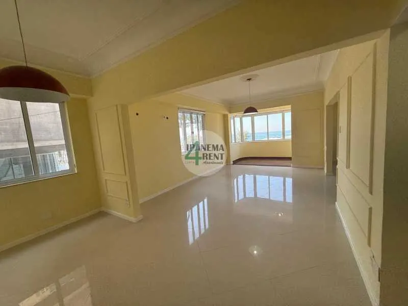 Apartment with 3 bedrooms and enclosed balcony — photo 9