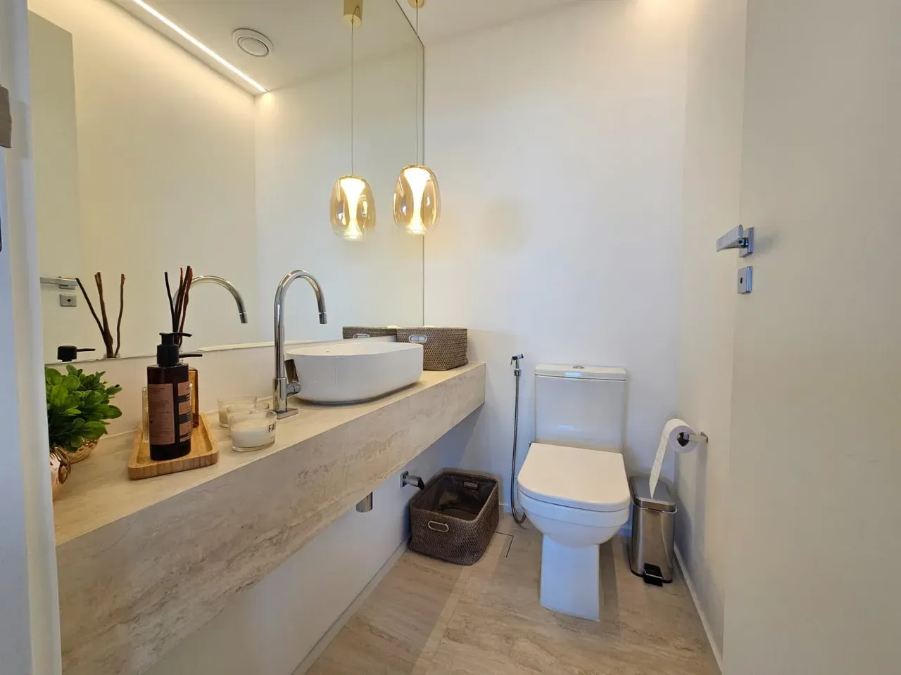 231 m² apartment with 3 bedrooms and 5 bathrooms — photo 11
