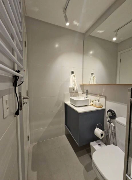 Furnished 35 m² studio with covered parking space — photo 27